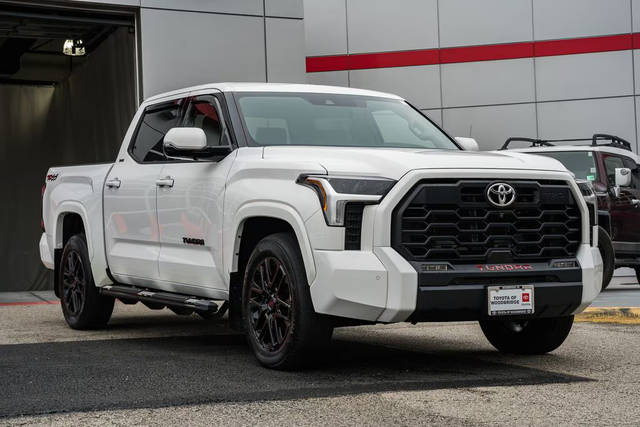 2023 Toyota Tundra SR5 4WD photo
