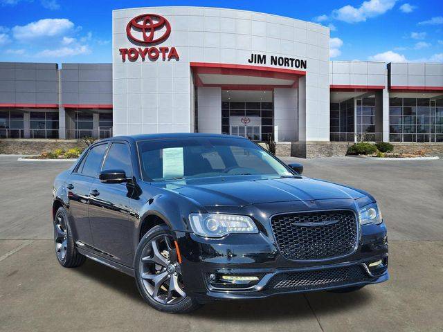 2023 Chrysler 300 Touring L RWD photo