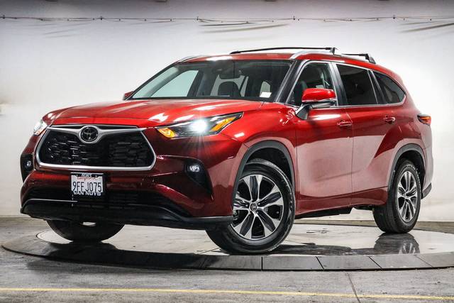 2023 Toyota Highlander XLE FWD photo