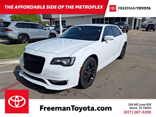 2023 Chrysler 300 Touring L AWD photo