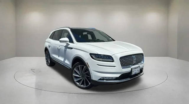 2022 Lincoln Nautilus Reserve AWD photo