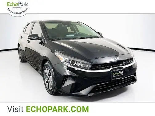 2023 Kia Forte LXS FWD photo