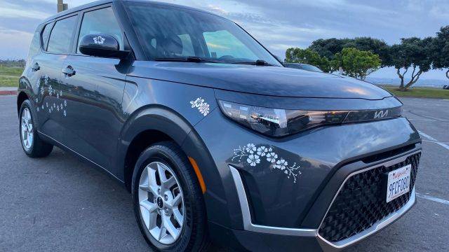 2023 Kia Soul LX FWD photo