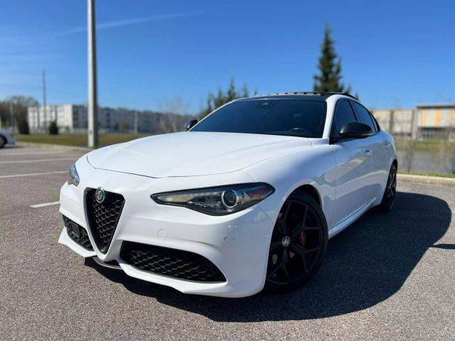 2020 Alfa Romeo Giulia Sport RWD photo