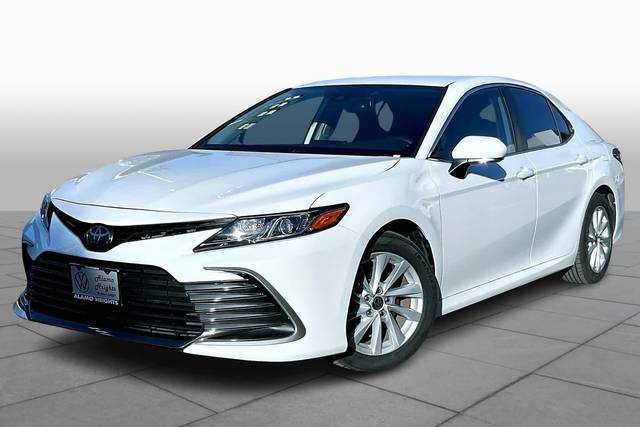 2021 Toyota Camry LE FWD photo