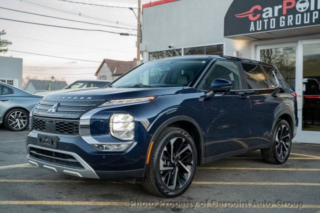 2023 Mitsubishi Outlander SE 4WD photo