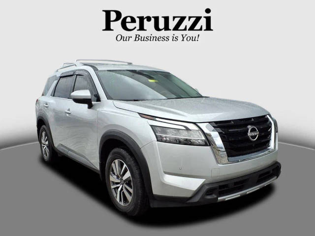 2023 Nissan Pathfinder SL 4WD photo
