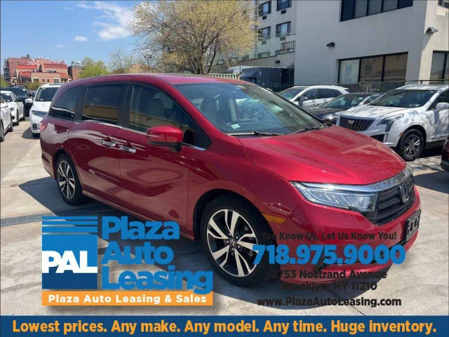 2023 Honda Odyssey Touring FWD photo