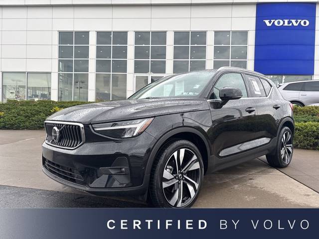 2023 Volvo XC40 Plus Bright Theme AWD photo
