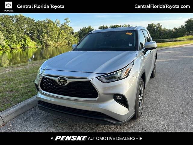 2023 Toyota Highlander XLE FWD photo