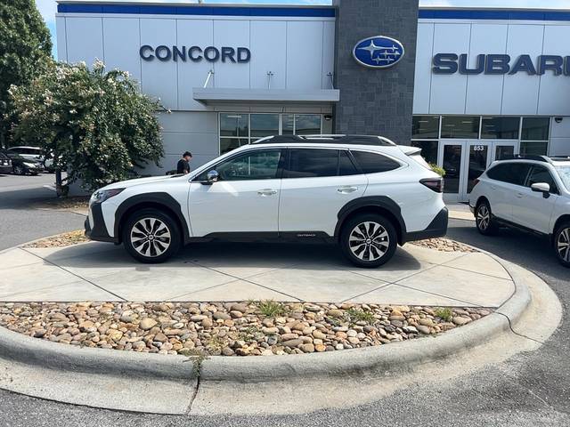 2023 Subaru Outback Touring XT AWD photo