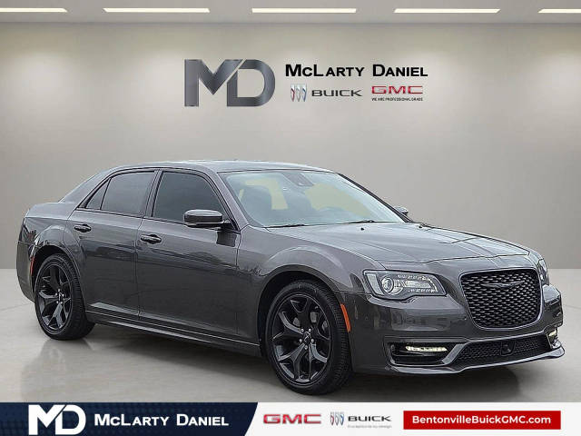 2023 Chrysler 300 Touring L RWD photo