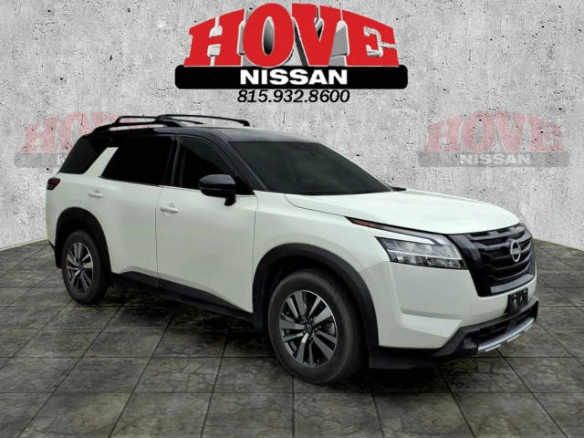2023 Nissan Pathfinder SL 4WD photo