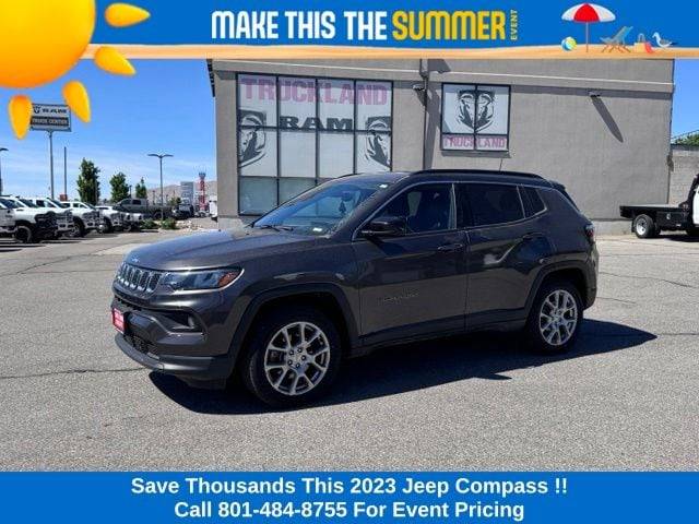 2023 Jeep Compass Latitude Lux 4WD photo