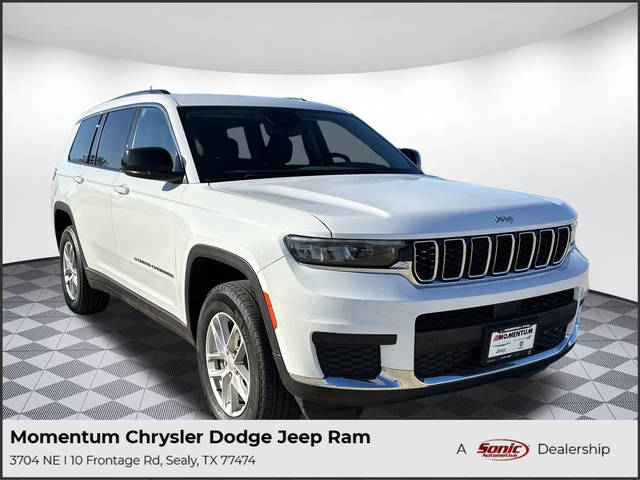 2023 Jeep Grand Cherokee L Laredo 4WD photo