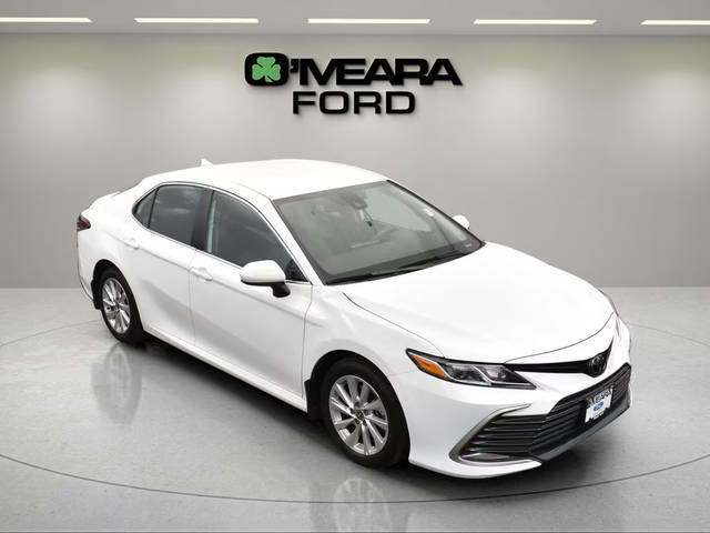 2023 Toyota Camry LE FWD photo