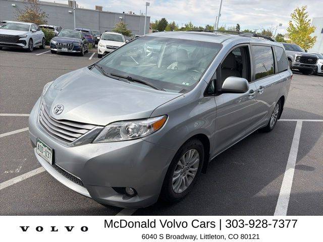 2015 Toyota Sienna XLE FWD photo