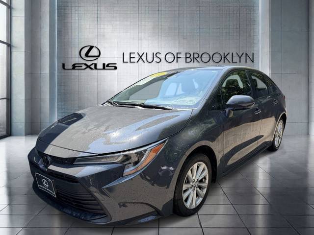 2023 Toyota Corolla LE FWD photo
