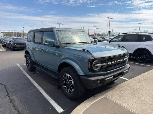 2023 Ford Bronco 4 Door Outer Banks 4WD photo