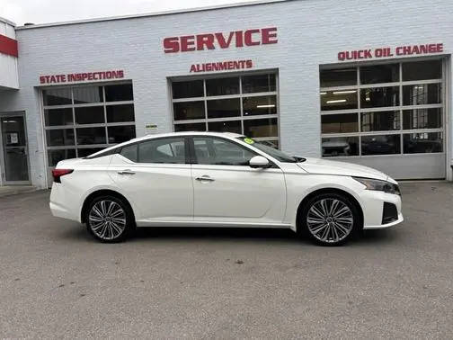 2023 Nissan Altima 2.5 SL AWD photo