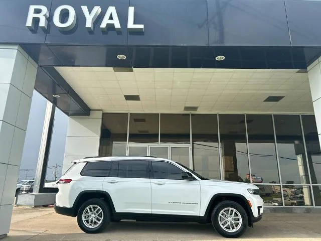 2023 Jeep Grand Cherokee L Laredo RWD photo
