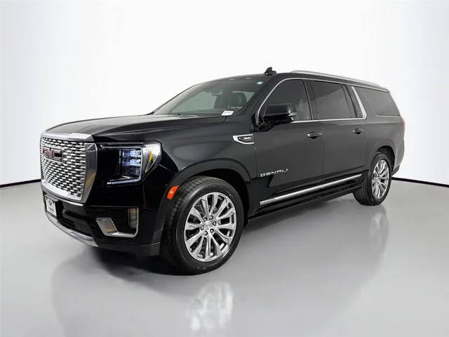 2023 GMC Yukon XL Denali 4WD photo