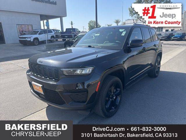 2023 Jeep Grand Cherokee Altitude RWD photo