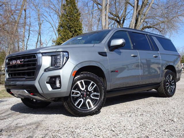 2023 GMC Yukon XL AT4 4WD photo