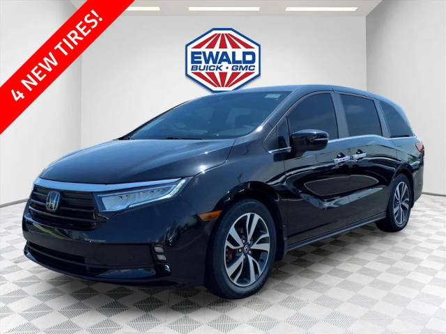 2023 Honda Odyssey Touring FWD photo