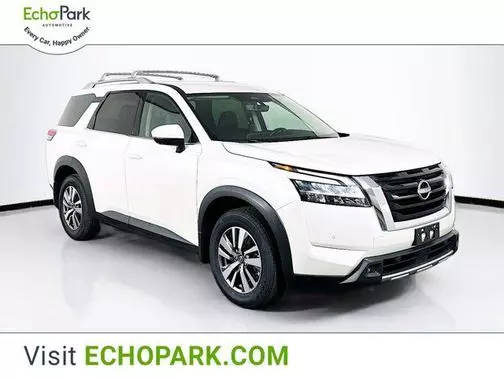 2023 Nissan Pathfinder SL 4WD photo