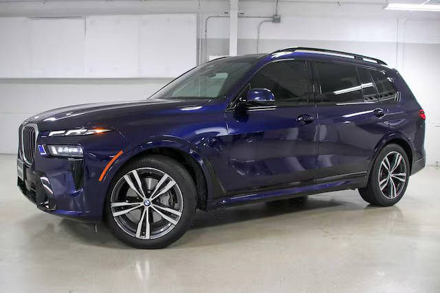 2023 BMW X7 xDrive40i AWD photo