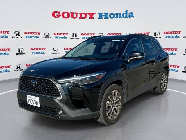 2023 Toyota Corolla Cross XLE AWD photo