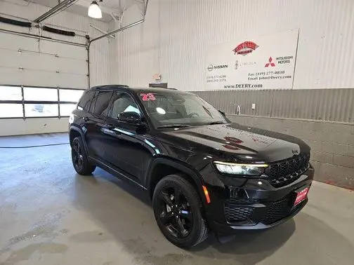 2023 Jeep Grand Cherokee Altitude 4WD photo