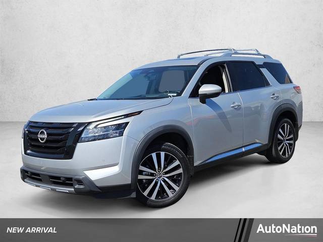 2023 Nissan Pathfinder Platinum FWD photo