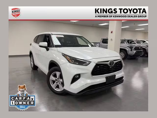 2023 Toyota Highlander LE FWD photo