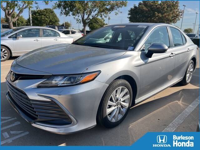 2023 Toyota Camry LE FWD photo