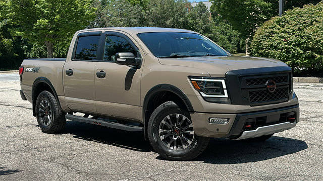 2023 Nissan Titan PRO-4X 4WD photo