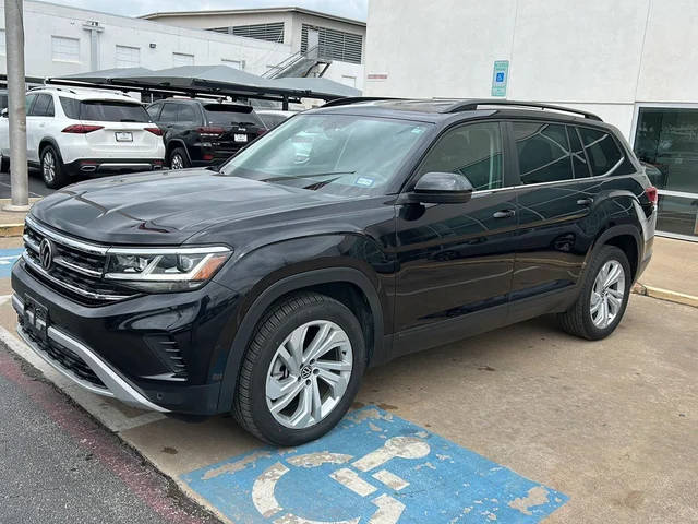 2023 Volkswagen Atlas 3.6L V6 SE w/Technology FWD photo