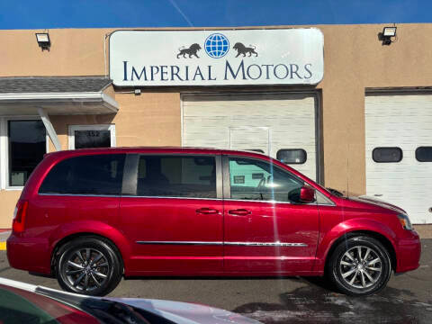 2015 Chrysler Town and Country S FWD photo