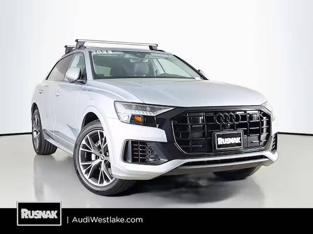 2023 Audi Q8 Premium AWD photo