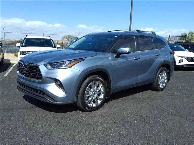 2023 Toyota Highlander Limited FWD photo