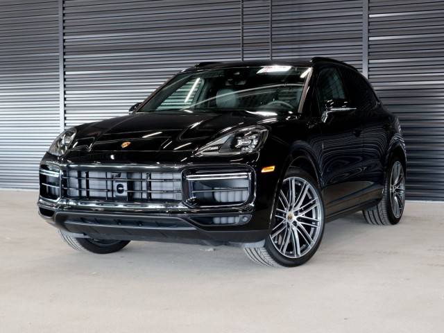 2023 Porsche Cayenne Turbo AWD photo