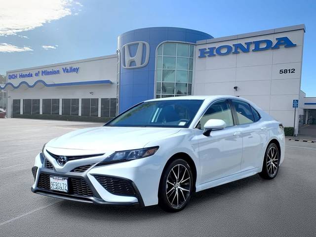 2023 Toyota Camry SE FWD photo