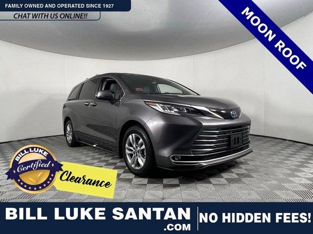 2023 Toyota Sienna Limited FWD photo