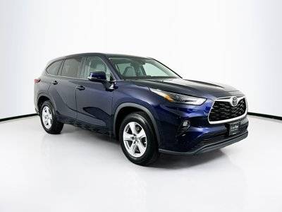 2023 Toyota Highlander LE FWD photo