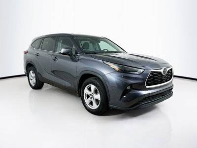 2023 Toyota Highlander LE FWD photo