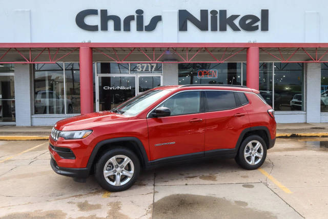 2023 Jeep Compass Latitude 4WD photo