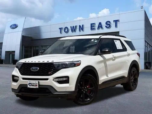 2023 Ford Explorer ST 4WD photo