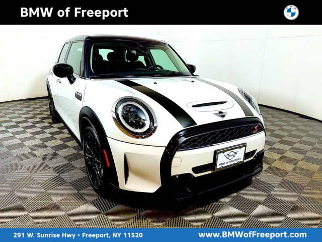 2023 MINI Hardtop 4 Door Cooper S FWD photo