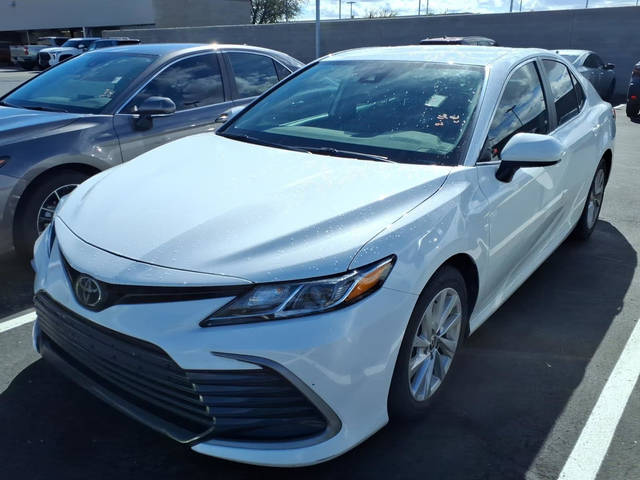 2023 Toyota Camry LE FWD photo